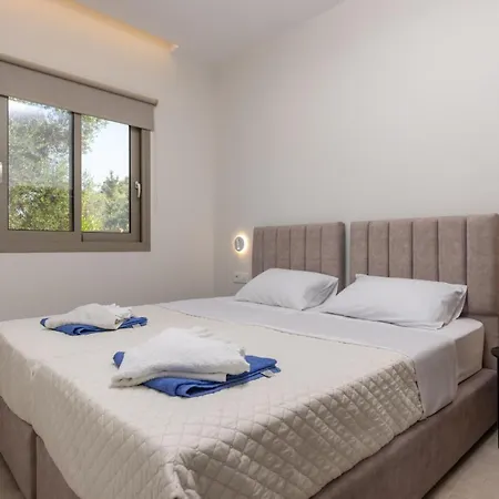 Ismini Periyali Villa