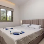 Ismini Periyali וילה